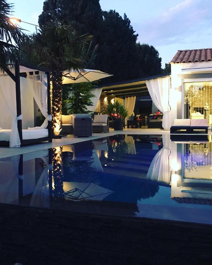 モサーヌ・レ・ザルピイユ Mon Petit Bali Bed & Breakfast エクステリア 写真