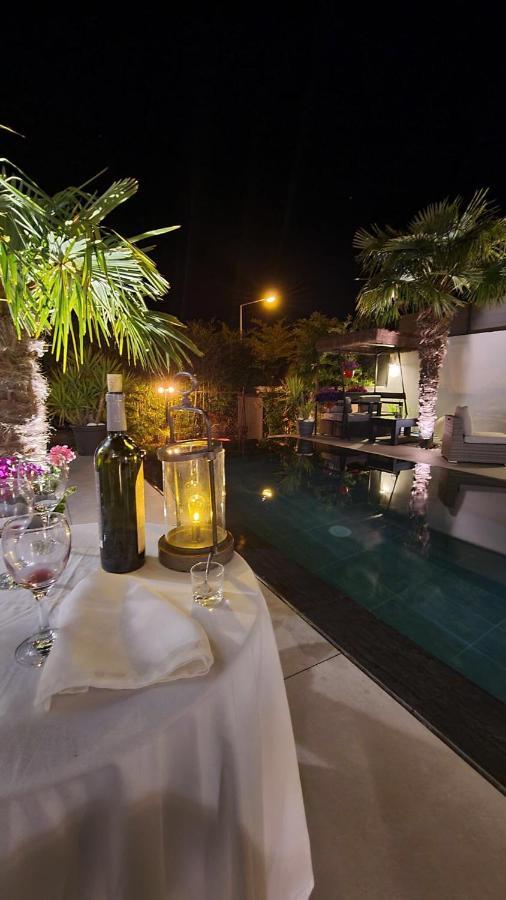 モサーヌ・レ・ザルピイユ Mon Petit Bali Bed & Breakfast エクステリア 写真